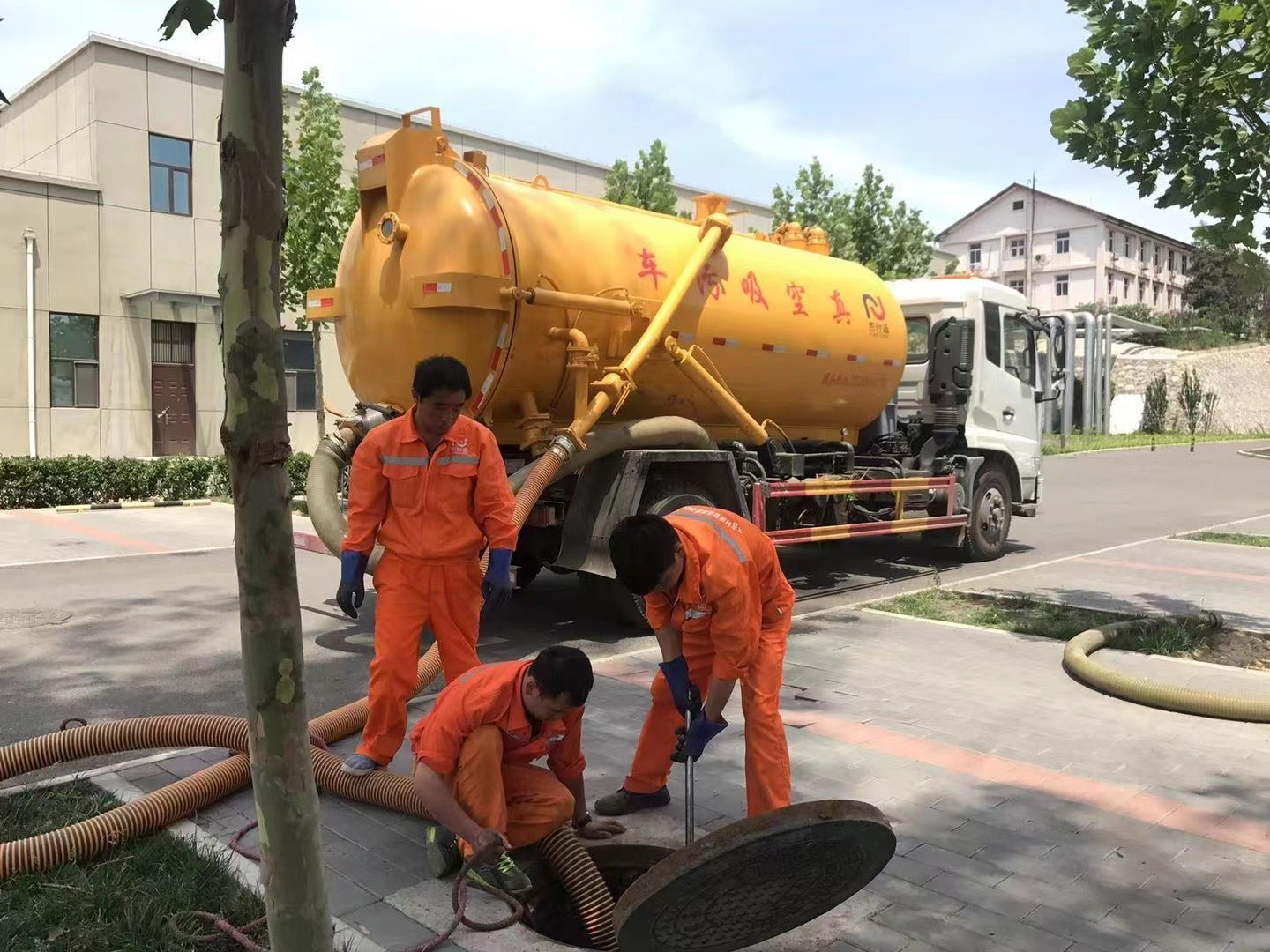 泉港化粪池清理与5-8吨吸粪车施工效率分析